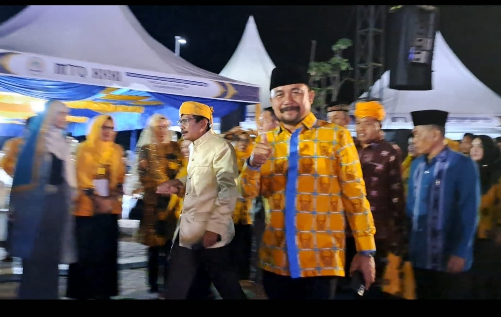 Semangat Tak Surut Diguyur Hujan, Sekab Tolitoli Hadiri Penutupan MTQ ke-31 di Sigi 1 Semangat Tak Surut Diguyur Hujan, Sekab Tolitoli Hadiri Penutupan MTQ ke-31 di Sigi