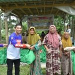 Peduli Masyarakat, Polda Sulteng Bersama BTA Salurkan Bantuan Sosial di Desa Bale