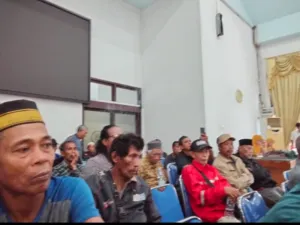 Ratusan Petani Sawit Kepung DPRD Tolitoli, Desak Operasi PT TEN dan PT CMP Dihentikan