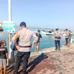 Patroli SAR Saat Hari Libur, Kompi 4 Batalyon A Pelopor Pantau Aktivitas Warga di Dermaga Tanjung Batu Tolitoli