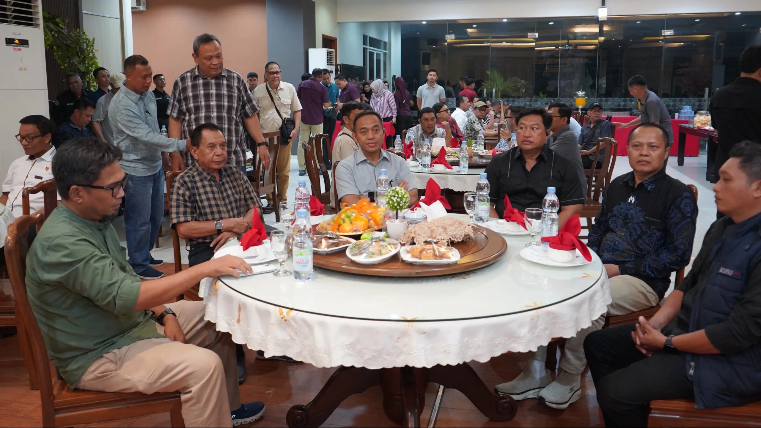 Gelar Silaturahmi, Kapolda Sulteng Apresiasi Peran Media dalam Menyampaikan Informasi Publik 1 Gelar Silaturahmi, Kapolda Sulteng Apresiasi Peran Media dalam Menyampaikan Informasi Publik