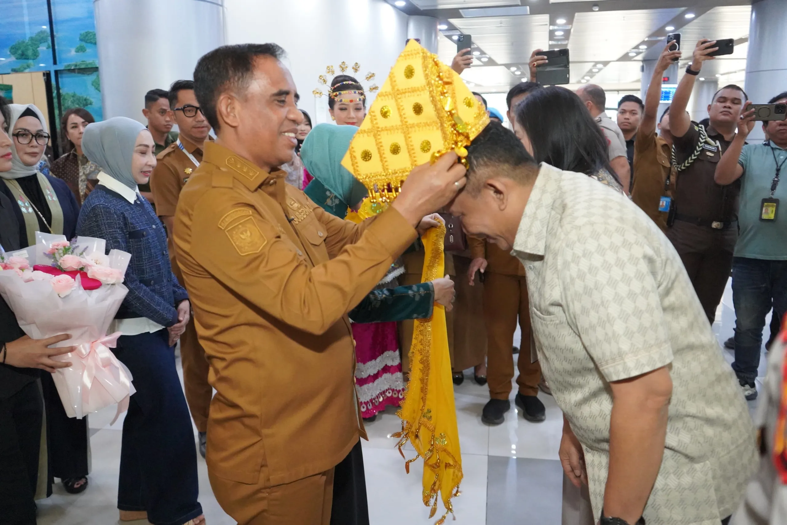 Tiba di Palu, Irjen Pol Rizal Irawan Disambut Gubernur Sulteng dan Forkopimda 1 Tiba di Palu, Irjen Pol Rizal Irawan Disambut Gubernur Sulteng dan Forkopimda