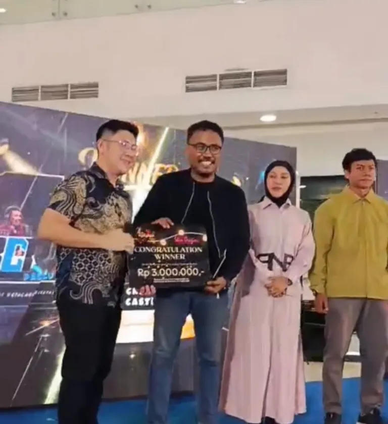 Kisah di Balik Mikrofon Berbuah Prestasi, Andrew Bawa BetaCaritaPalu Diakui sebagai Best Creator 2026